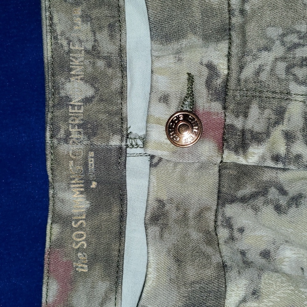 Chico's Camo Floral So Slimming Girlfriend Ankle Pants 1.5 or 10 - Picture 4 of 4